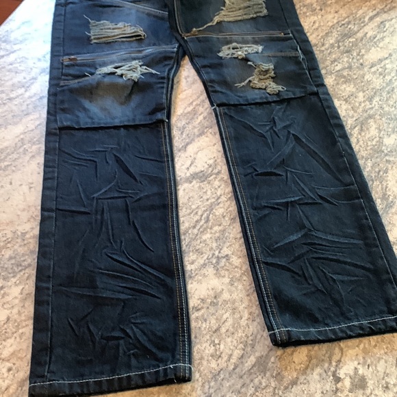 Distressed jeans - Picture 6 of 14